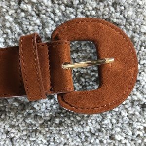 Swede belt in a cognac color